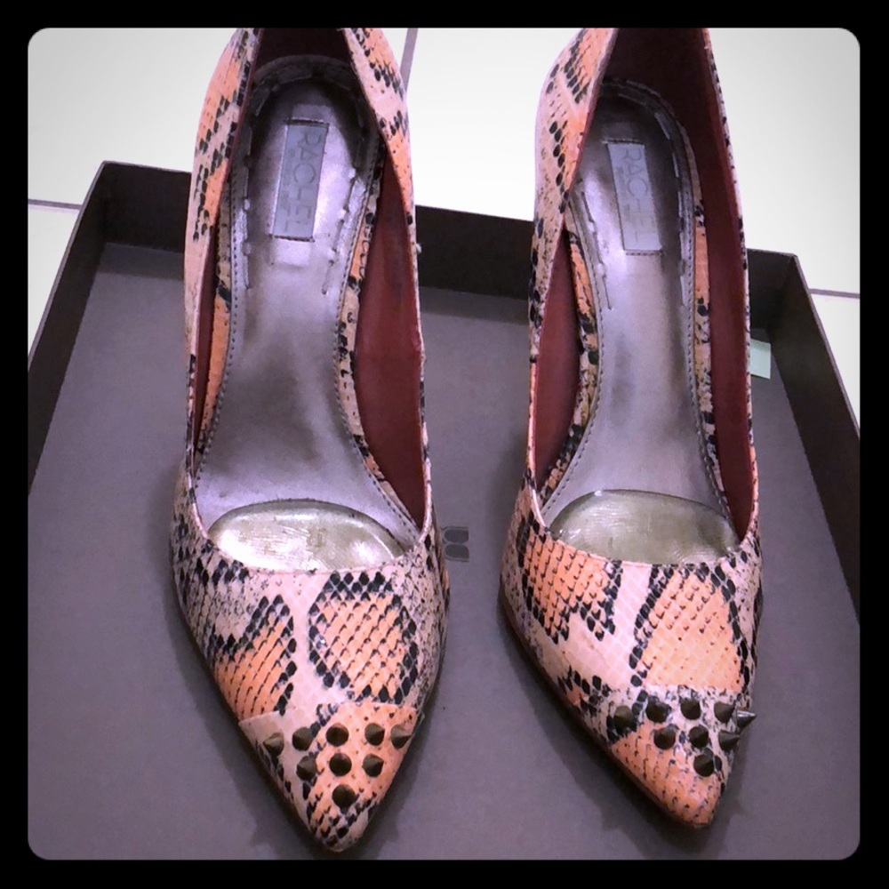 RACHEL Roy Pumps